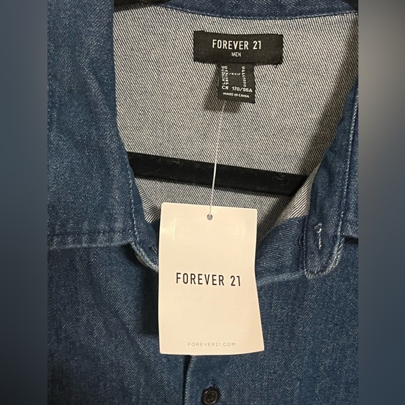 NWT Forever 21 Denim Curved-Hem Shirt - Picture 5 of 9